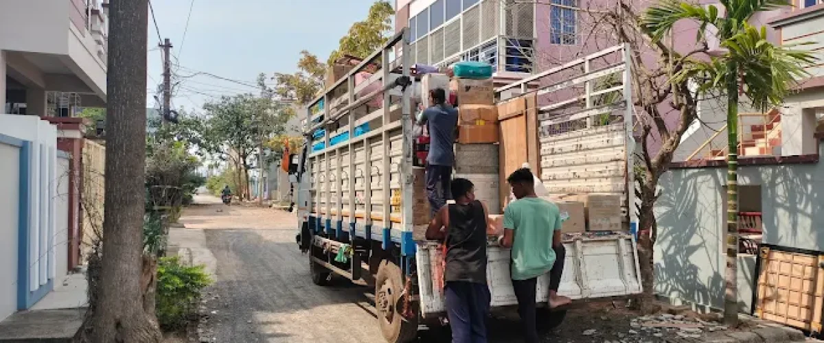 Speedline Movers packing household goods for home shifting in Berhampur